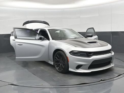 Used 2020 Dodge Charger R/T w/ Plus Group RWD image 54