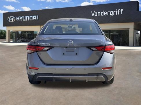 Used 2025 Nissan Sentra SV image 9