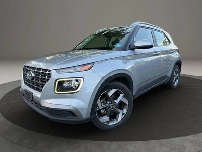 Used 2020 Hyundai Venue SEL w/ Convenience + Premium Package