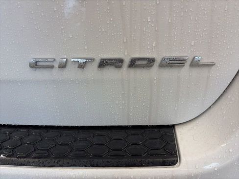 Used 2017 Dodge Durango Citadel w/ Premium Entertainment Group image 8