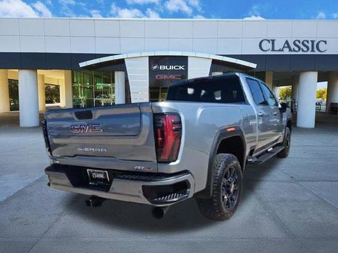 Used 2025 GMC Sierra 2500 AT4 AWD/4WD image 7