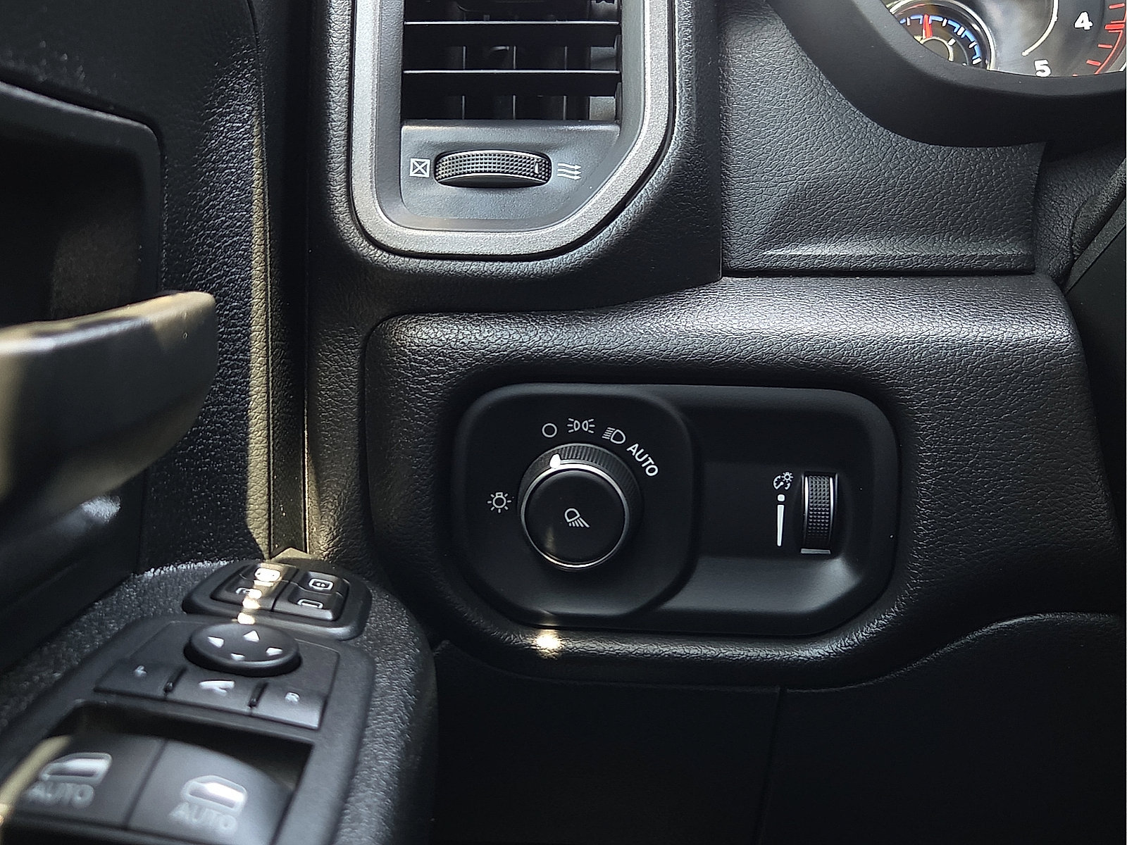 Used 2023 RAM 2500 Tradesman AWD/4WD image 21