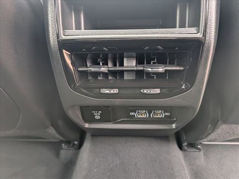 Used 2024 Jeep Grand Cherokee Altitude AWD/4WD image 16