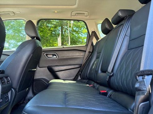 Certified 2024 Nissan Rogue Platinum w/ Platinum Premium Package FWD image 25