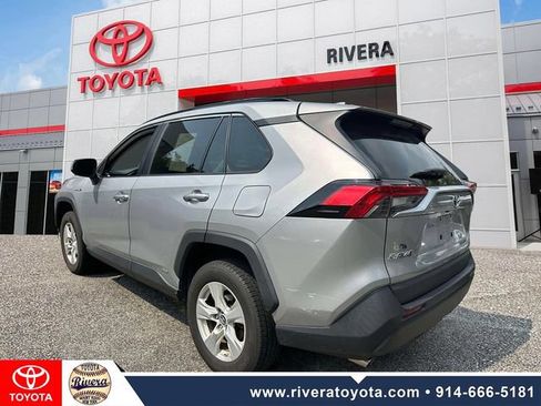 Used 2019 Toyota RAV4 LE w/ Carpet Mat Package AWD/4WD image 9