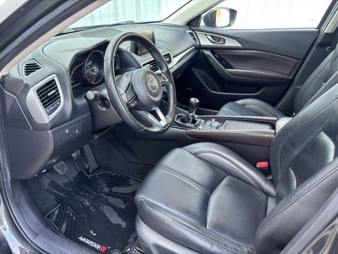 Used 2018 MAZDA MAZDA3 Touring image 16