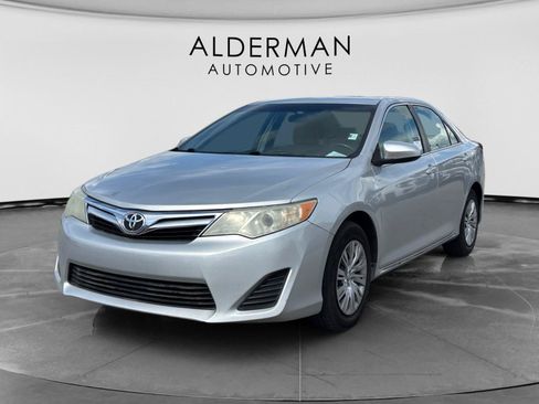 Used 2012 Toyota Camry LE FWD image 1