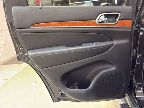 Used 2012 Jeep Grand Cherokee Overland image 30