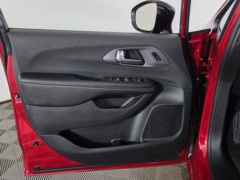 New 2026 Chrysler Pacifica Select image 13