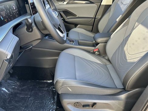 New 2026 Volkswagen Tiguan SE image 15