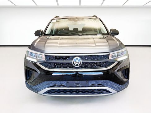 Used 2022 Volkswagen Taos S FWD image 2
