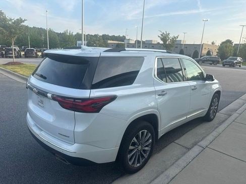 Used 2022 Chevrolet Traverse Premier AWD/4WD image 6