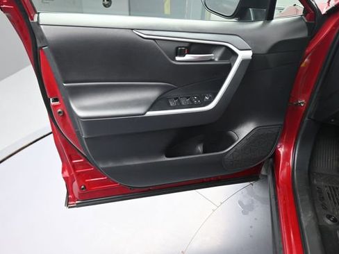 Used 2025 Toyota RAV4 XLE AWD/4WD image 70