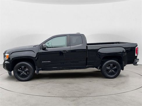 Used 2016 GMC Canyon SLE image 2