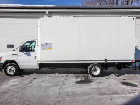 Used 2024 Ford E-350 and Econoline 350 Super Duty w/ Power Windows & Locks Group image 6