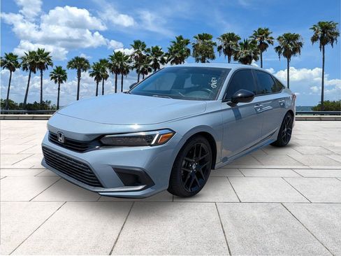 Used 2023 Honda Civic Sport image 3