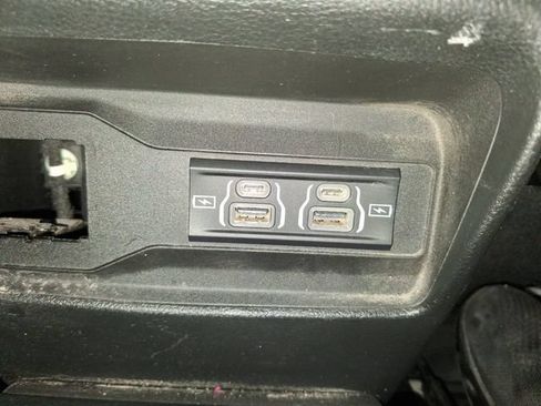 Used 2023 Jeep Grand Cherokee L Altitude AWD/4WD image 35