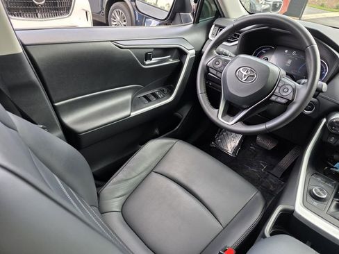 Used 2024 Toyota RAV4 XLE Premium image 27