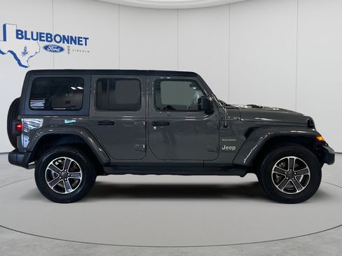 Used 2023 Jeep Wrangler Unlimited Sahara AWD/4WD image 4