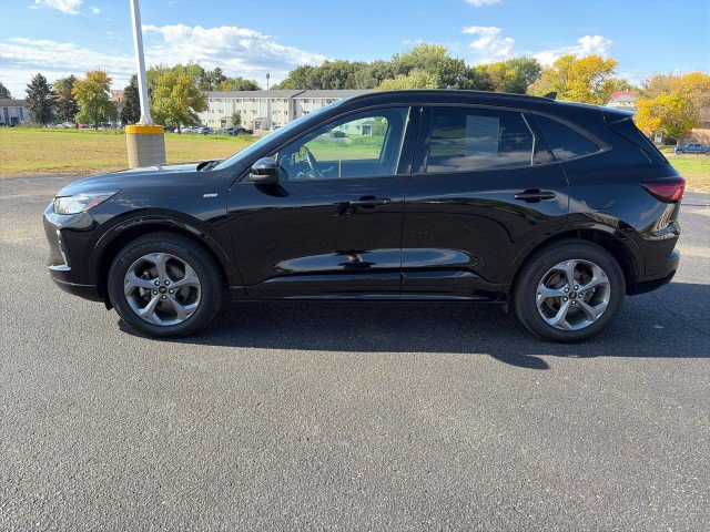 Used 2024 Ford Escape ST-Line Select w/ Tech Pack #1 AWD/4WD image 2