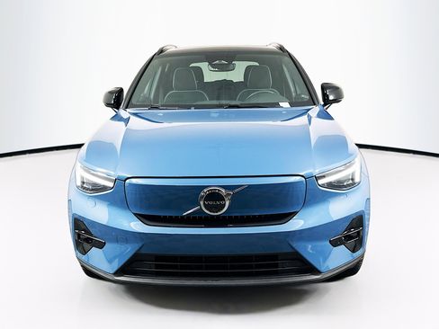 Used 2023 Volvo XC40 Recharge Ultimate image 2