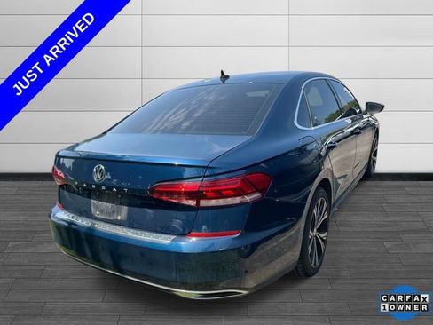 Used 2021 Volkswagen Passat 2.0T SE FWD image 2