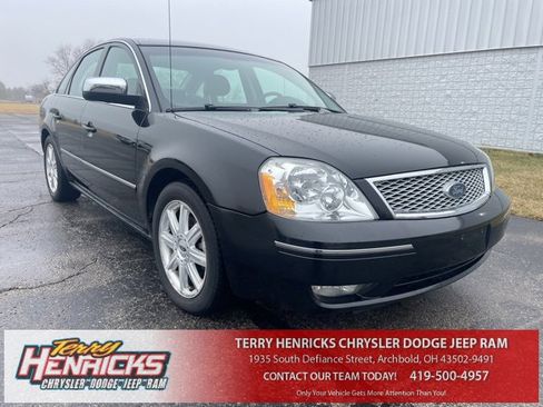 Used 2005 Ford Five Hundred Limited image 1