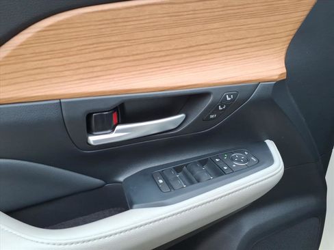 Used 2024 Toyota Grand Highlander Platinum image 8