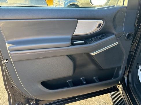 Used 2025 Ford Expedition Active image 13