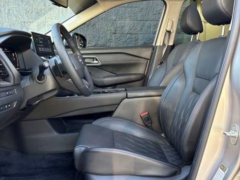 Certified 2025 Nissan Rogue Platinum w/ Platinum Premium Package AWD/4WD image 5