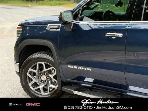 Used 2023 GMC Sierra 1500 SLT AWD/4WD image 9