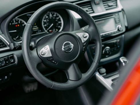 Used 2018 Nissan Sentra SR image 16