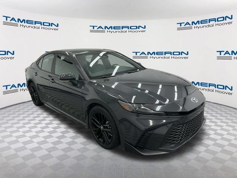 Used 2025 Toyota Camry SE w/ Convenience Package FWD image 7
