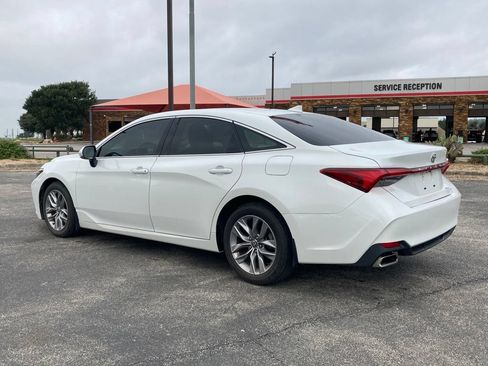 Used 2022 Toyota Avalon XLE FWD image 7