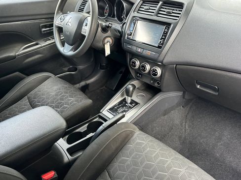 Used 2022 Mitsubishi Outlander Sport ES FWD image 16