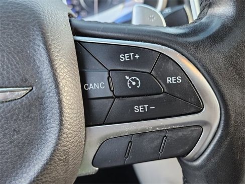 Used 2017 Chrysler 200 Limited Platinum w/ Comfort & Convenience Group image 22