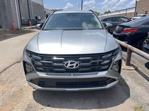 Used 2025 Hyundai Tucson SEL FWD image 2