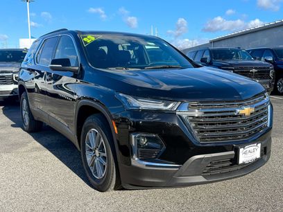 Used 2023 Chevrolet Traverse LT w/ Rear Camera Mirror Package