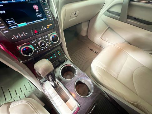 Used 2017 Buick Enclave Premium w/ Experience Buick Package image 25