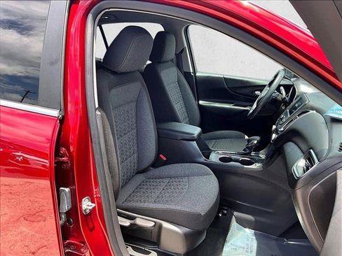 Used 2024 Chevrolet Equinox LT FWD image 9