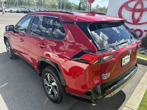 Used 2023 Toyota RAV4 SE w/ Weather & Moonroof Package AWD/4WD image 6