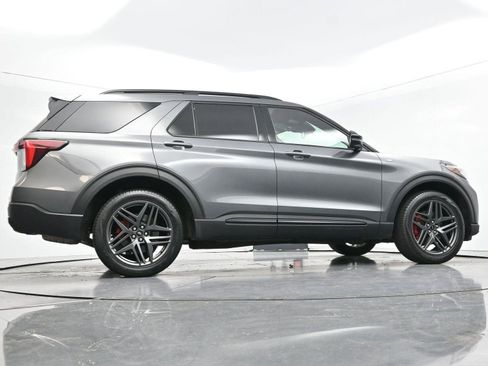 Used 2025 Ford Explorer ST-Line w/ Premium Package image 53
