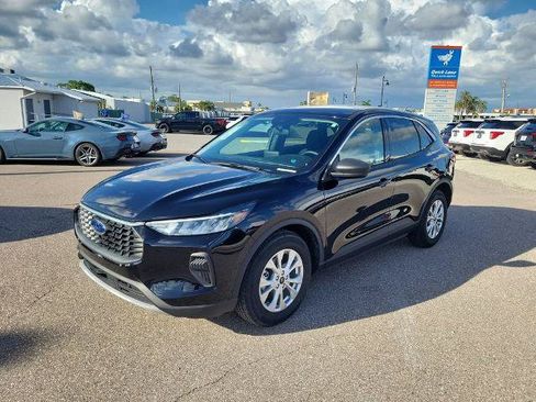 Certified 2024 Ford Escape Active FWD image 2