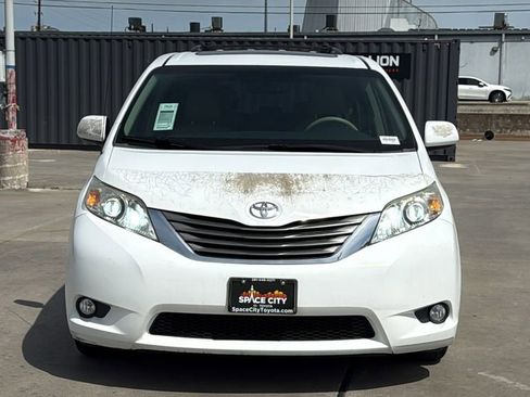 Used 2014 Toyota Sienna XLE image 8