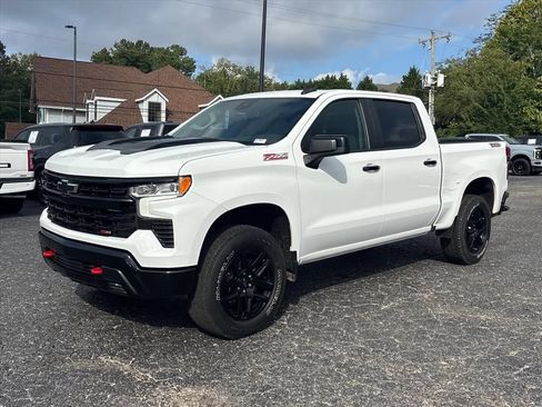 Used 2023 Chevrolet Silverado 1500 LT Trail Boss w/ Protection Package AWD/4WD image 3