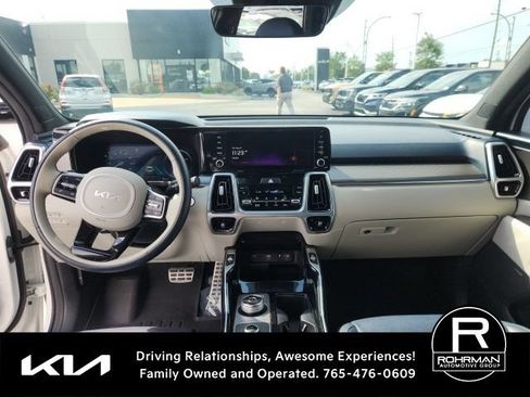 Used 2022 Kia Sorento SX Prestige w/ Panoramic Sunroof Package AWD/4WD image 11