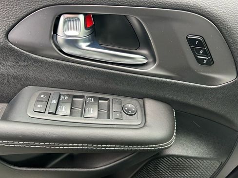 New 2026 Chrysler Pacifica Select w/ S Appearance Package image 15