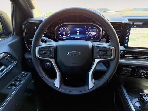 Used 2025 Chevrolet Silverado 1500 LT Trail Boss w/ Convenience Package II AWD/4WD image 12