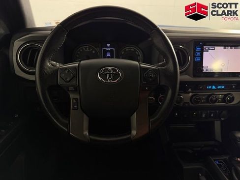 Used 2016 Toyota Tacoma TRD Sport image 17