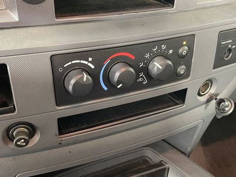 Used 2006 Dodge Ram 1500 Truck SLT RWD image 7